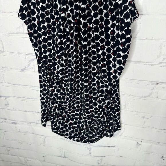 New York & Company medium stretch top - Picture 8 of 8